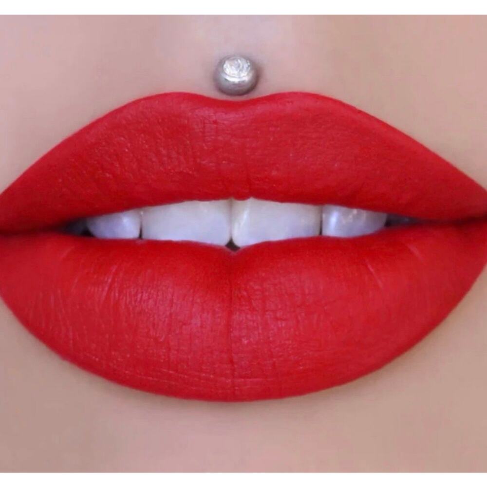 *RARE* Jeffree Star Velour liquid lipstick Shade: Redrum